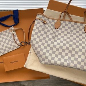 Louis Vuitton Neverfull MM Damier Azur in Rose Ballerine